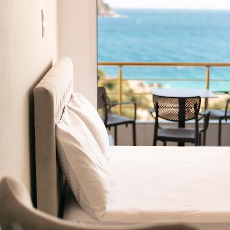 Ionio Rooms Himare Bagian luar foto