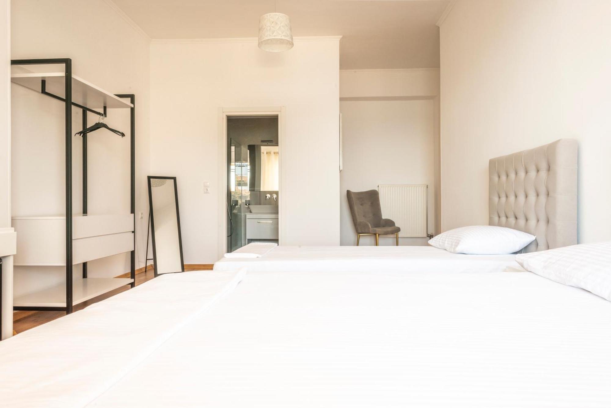 Ionio Rooms Himare Bagian luar foto