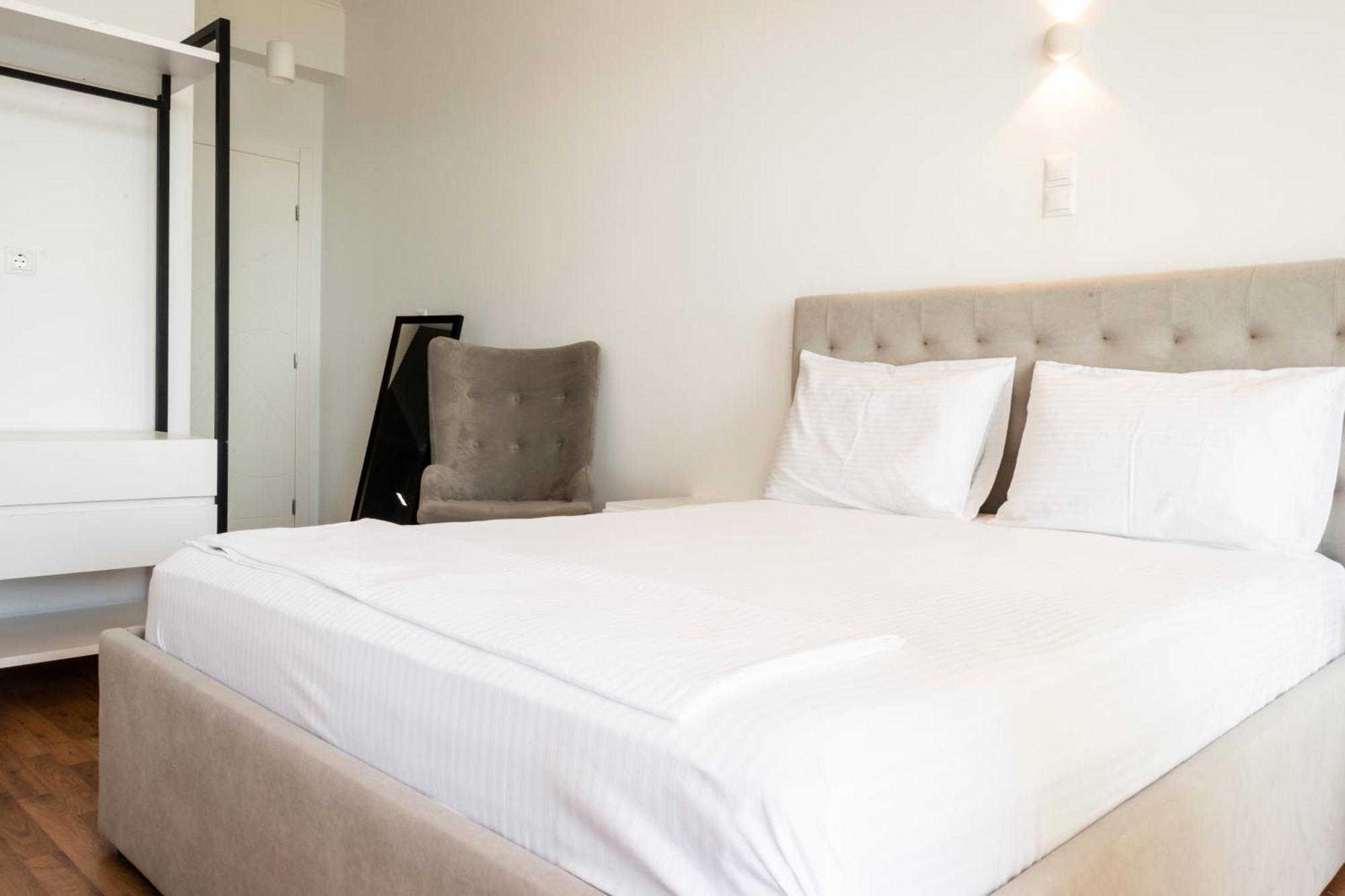 Ionio Rooms Himare Bagian luar foto