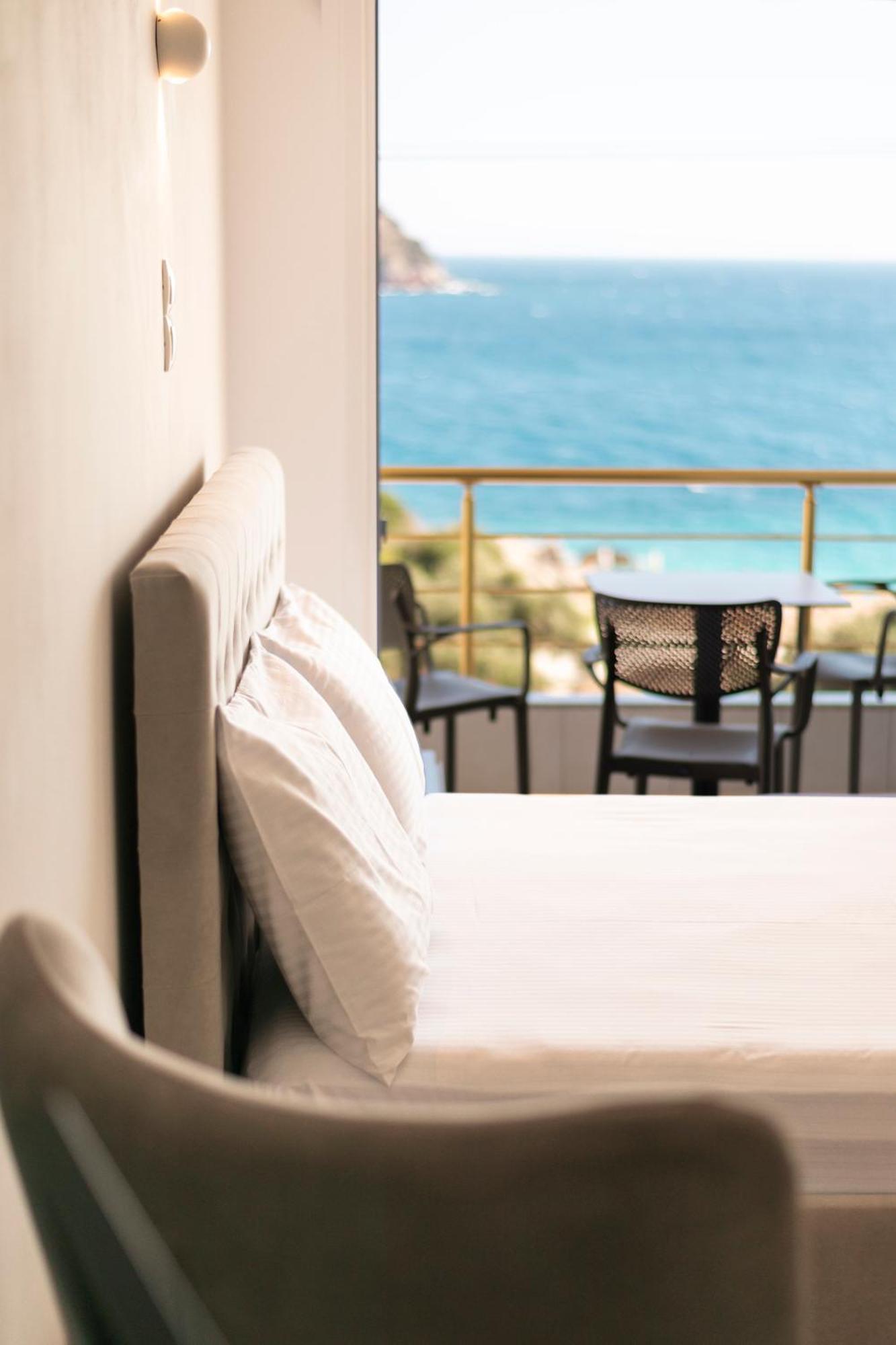 Ionio Rooms Himare Bagian luar foto