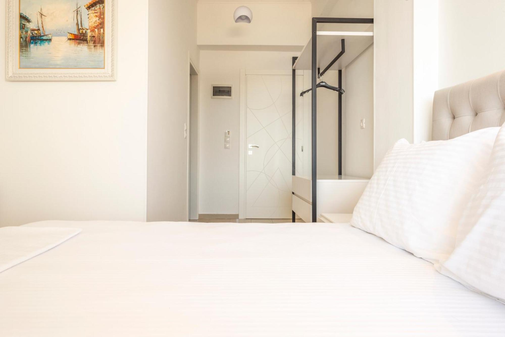 Ionio Rooms Himare Bagian luar foto
