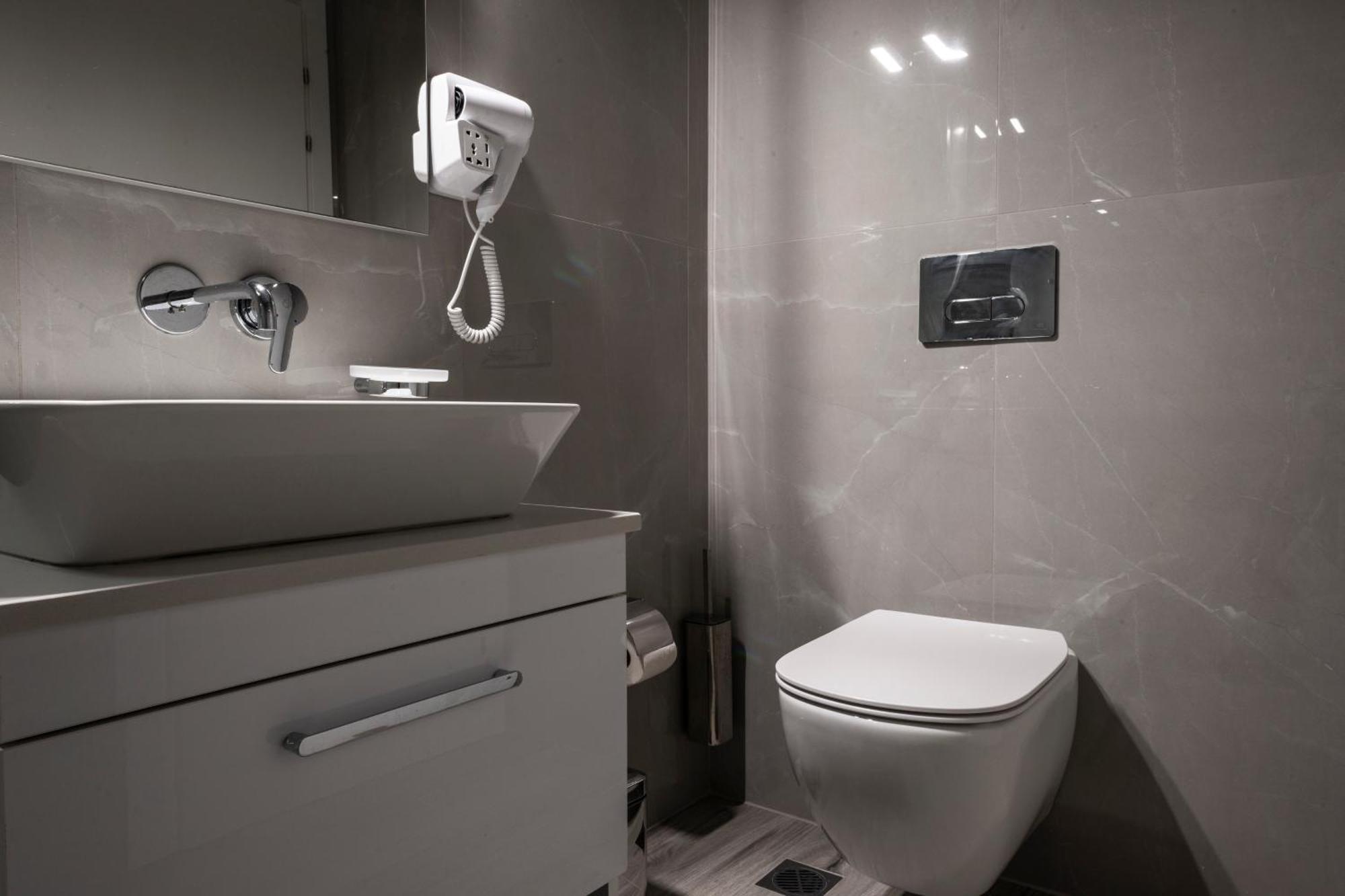 Ionio Rooms Himare Bagian luar foto