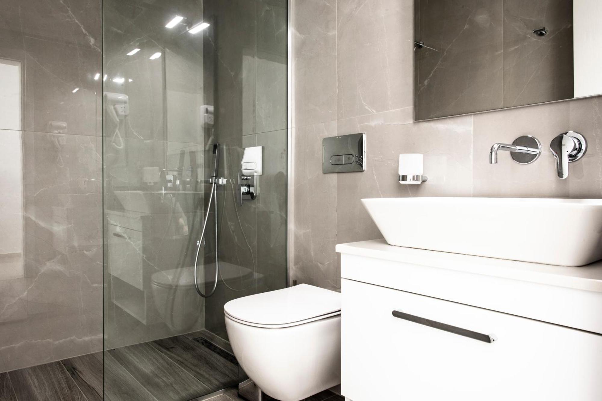 Ionio Rooms Himare Bagian luar foto