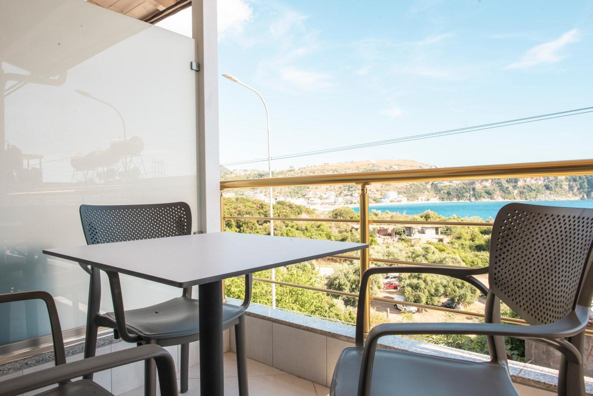Ionio Rooms Himare Bagian luar foto