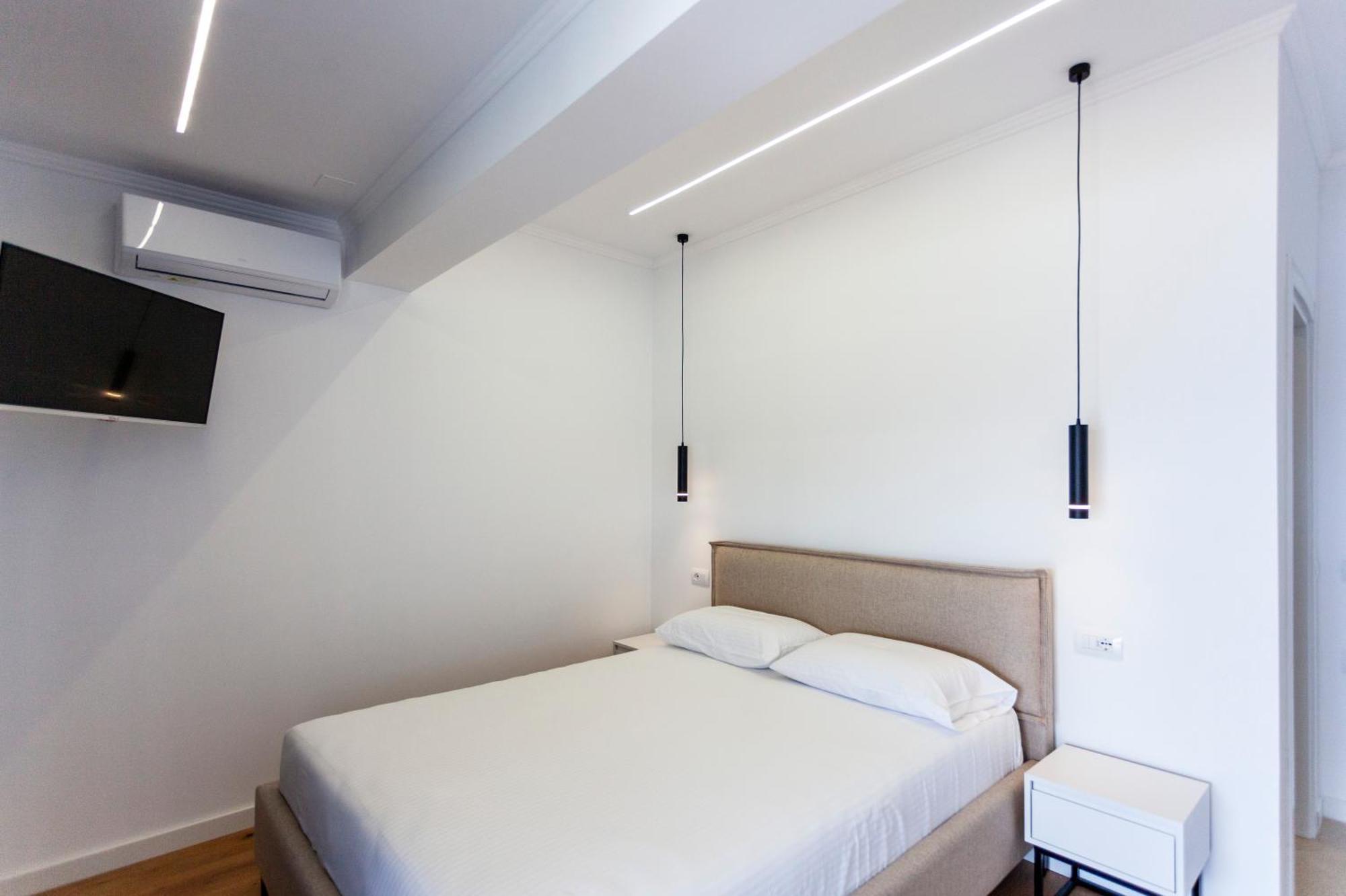 Ionio Rooms Himare Bagian luar foto
