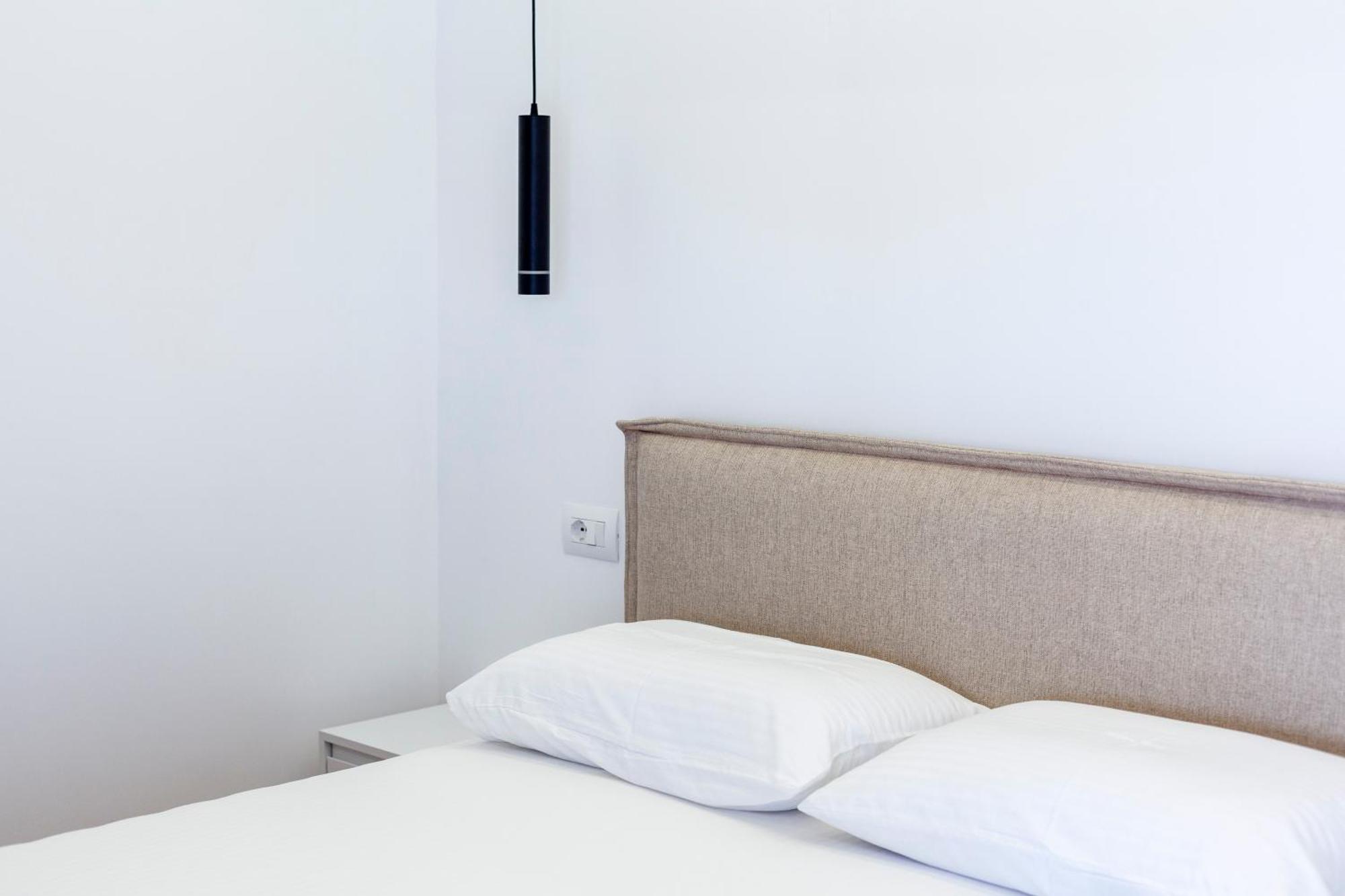 Ionio Rooms Himare Bagian luar foto