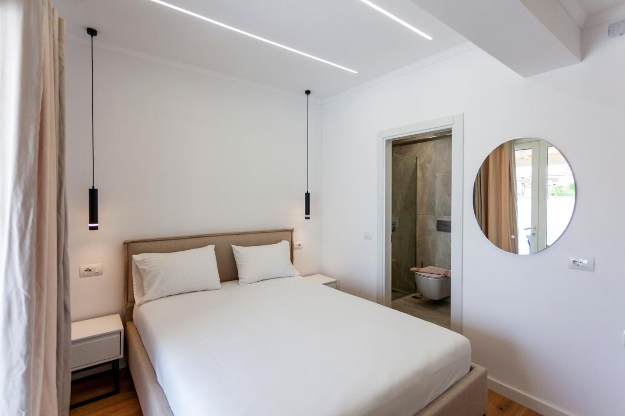 Ionio Rooms Himare Bagian luar foto