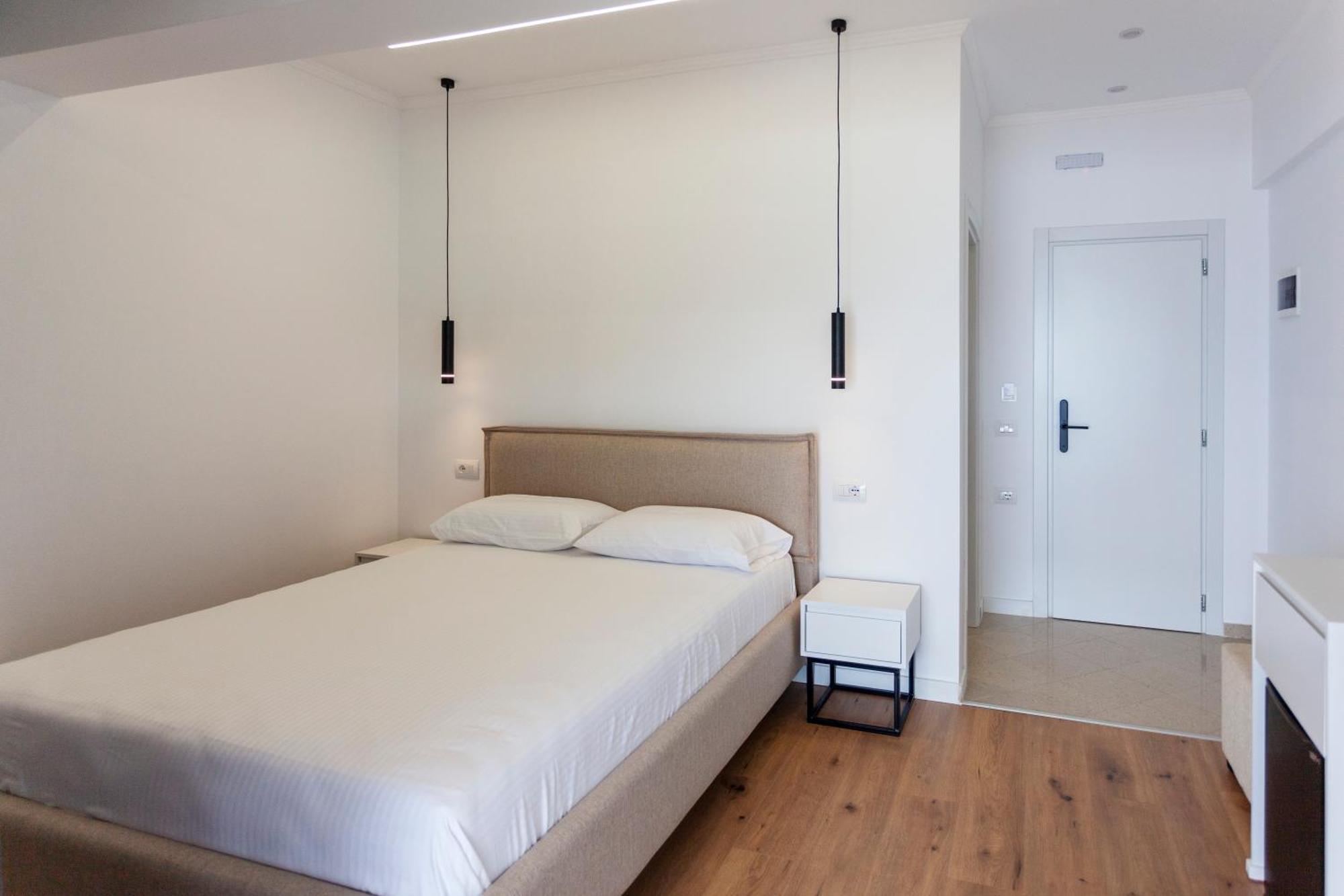 Ionio Rooms Himare Bagian luar foto