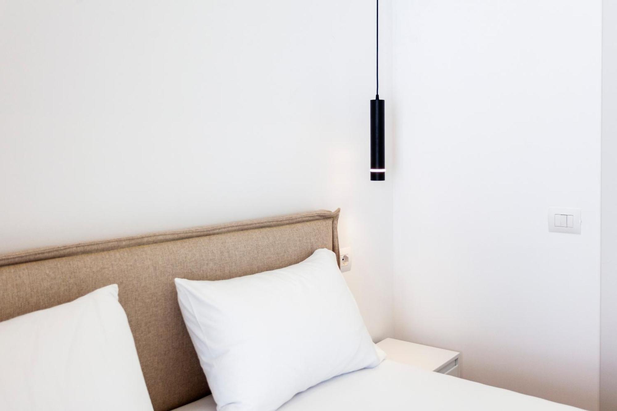 Ionio Rooms Himare Bagian luar foto