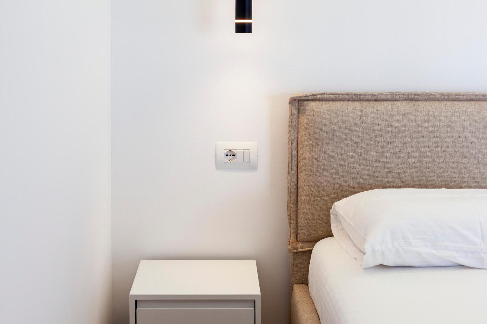 Ionio Rooms Himare Bagian luar foto