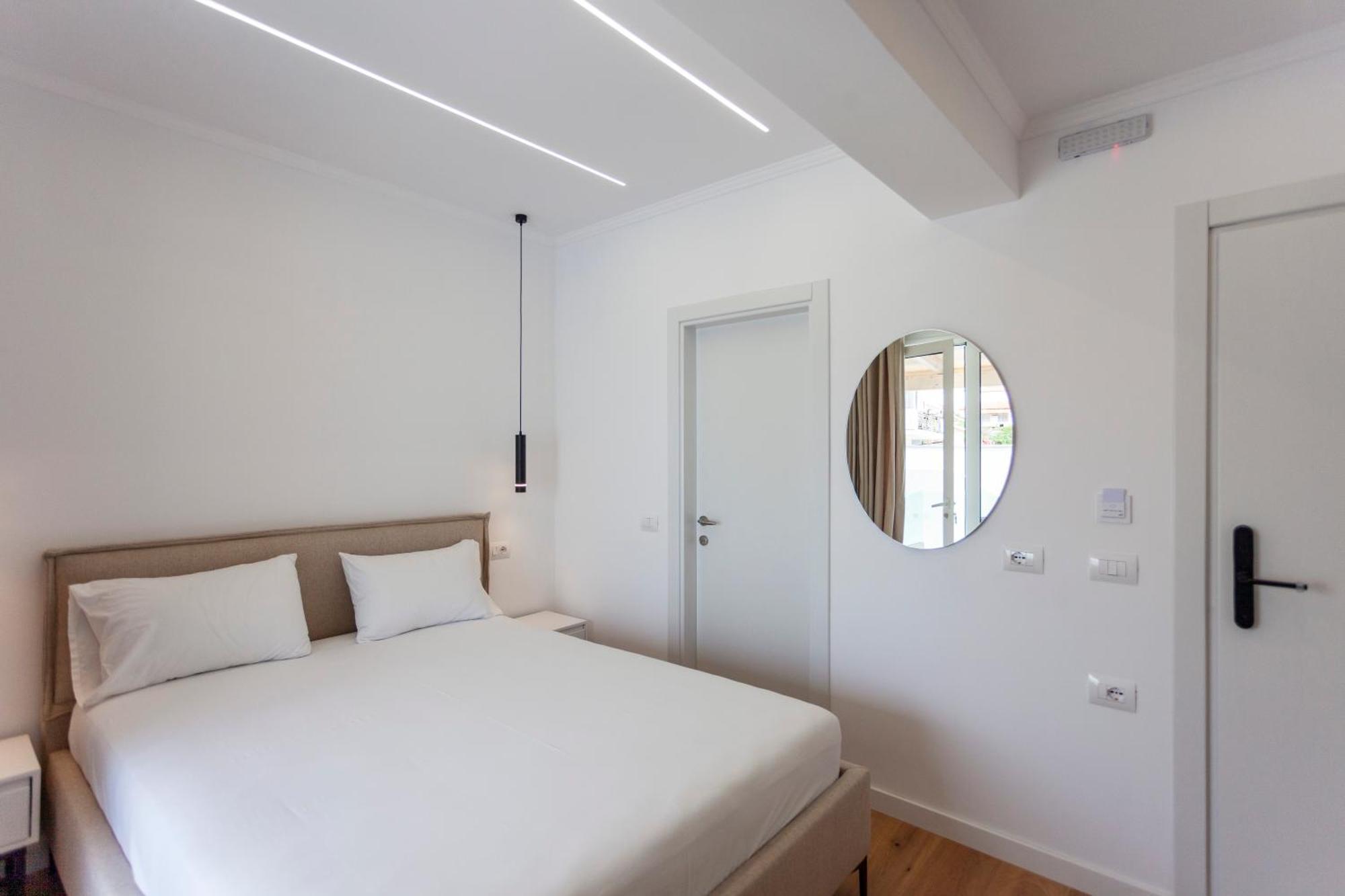 Ionio Rooms Himare Bagian luar foto