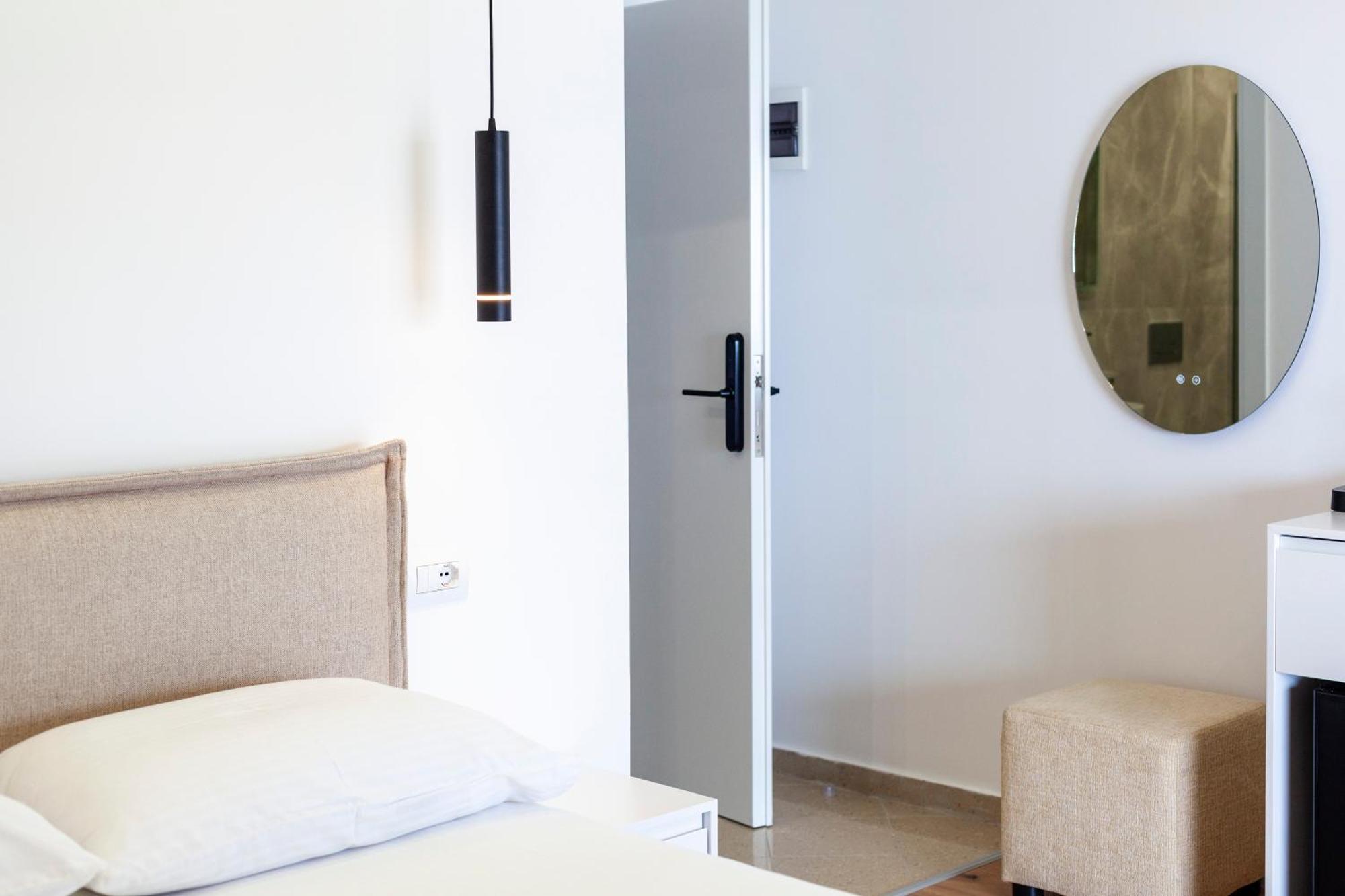 Ionio Rooms Himare Bagian luar foto