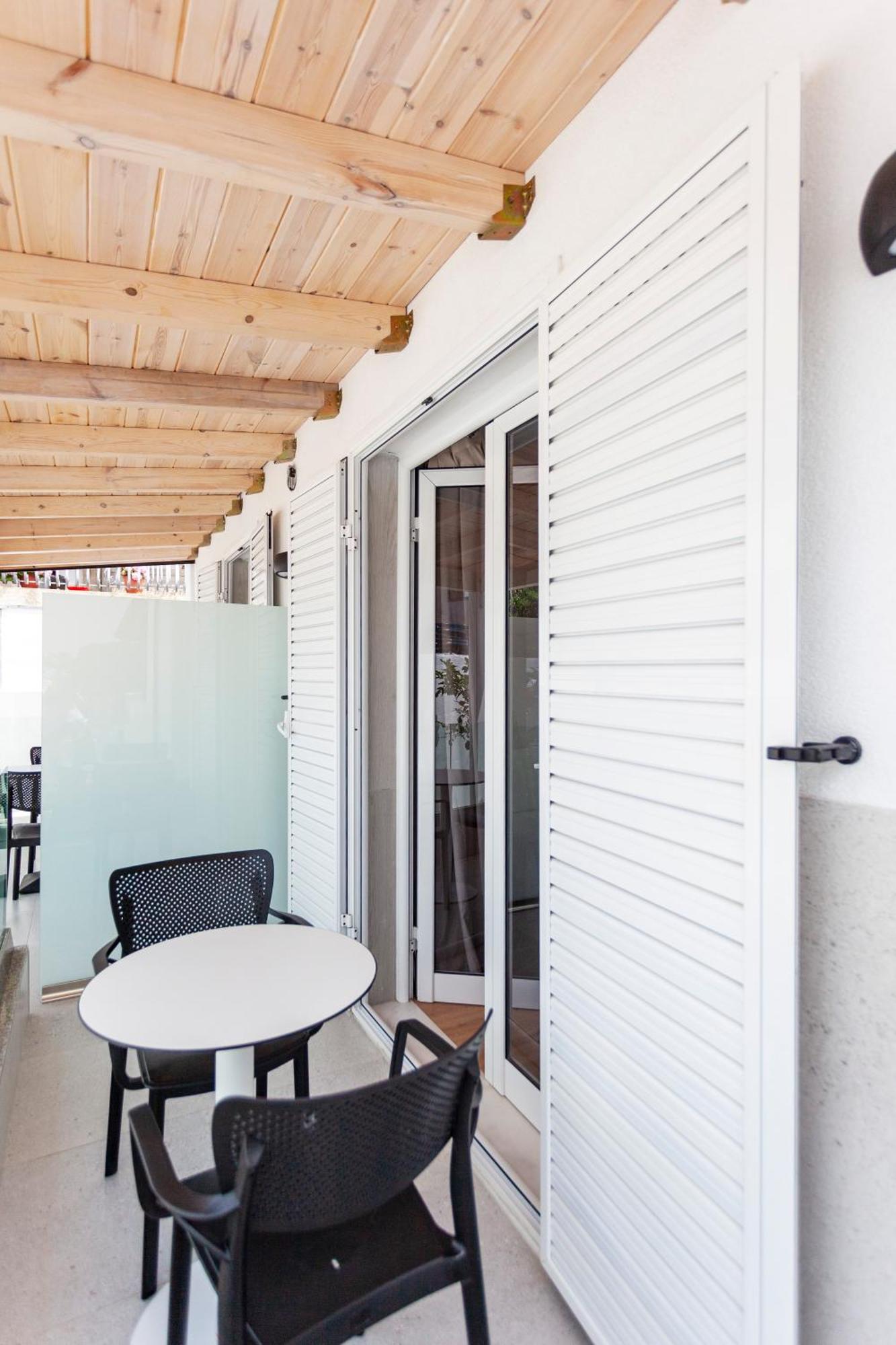 Ionio Rooms Himare Bagian luar foto